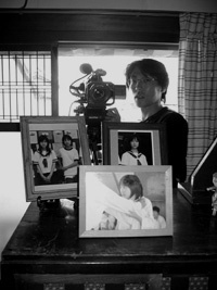カメラマンと写真立てs−2.jpg